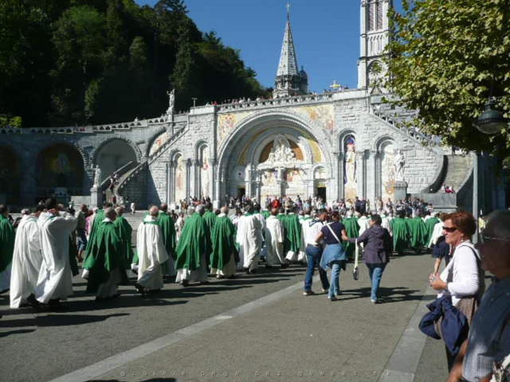LOURDES 2010   (34).JPG
